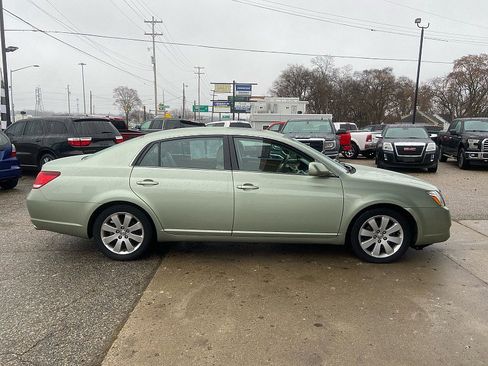 Used 2006 Toyota Avalon XLS image 5
