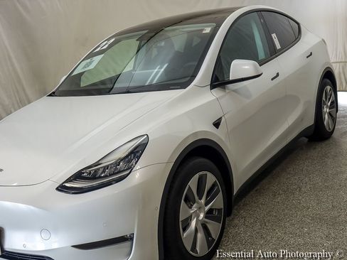 Used 2022 Tesla Model Y Long Range AWD/4WD image 4