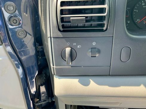 Used 2006 Ford F250 XL RWD image 8