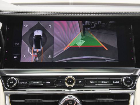 Used 2025 Bentley Flying Spur Plug-In Hybrid image 39