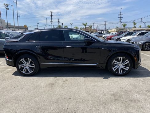 Used 2024 Cadillac Lyriq Tech RWD image 11