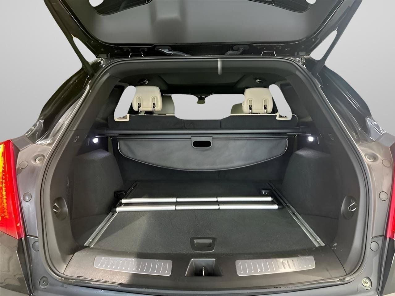 Used 2018 Cadillac XT5 Premium Luxury AWD/4WD image 9