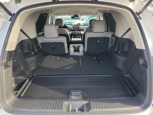 New 2025 Honda Pilot EX-L image 6