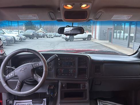 Used 2006 Chevrolet Silverado 2500 LT w/ Heavy-Duty Power Package image 7