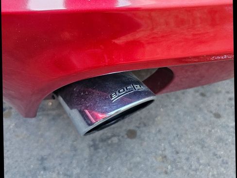 Used 2013 Ford Mustang Coupe image 31