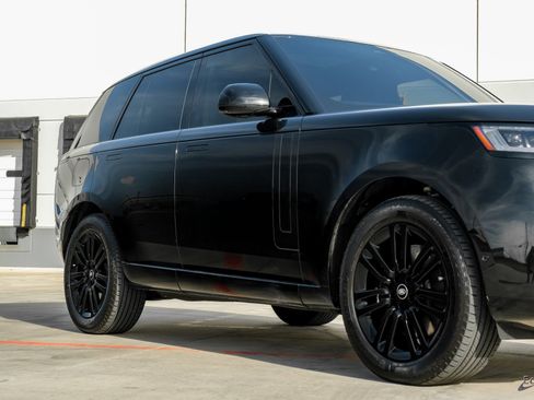 Used 2024 Land Rover Range Rover SE image 25