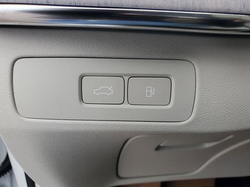 New 2026 Volvo XC90 T8 Ultra w/ Protection Package Premier AWD/4WD image 17