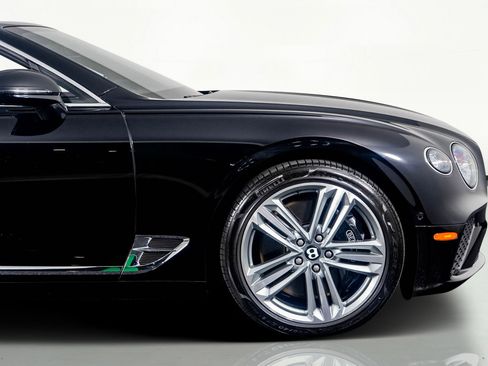 Used 2023 Bentley Continental GT V8 image 8
