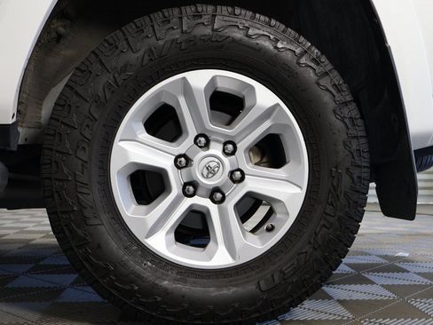 Used 2022 Toyota 4Runner SR5 Premium w/ Moonroof Package AWD/4WD image 16