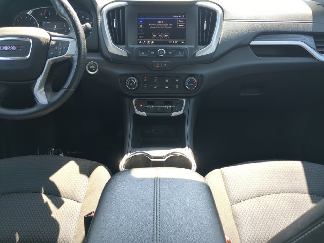 Used 2024 GMC Terrain SLE AWD/4WD image 17