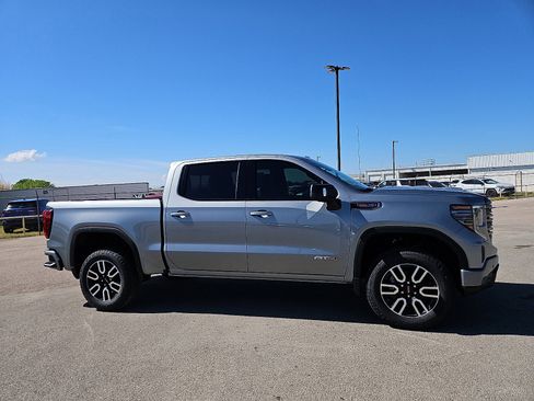 New 2026 GMC Sierra 1500 AT4 w/ Technology Package image 6