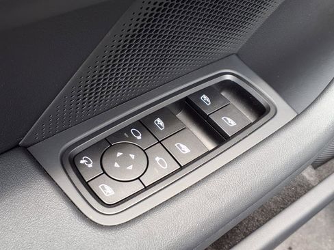 New 2025 Porsche Taycan image 9