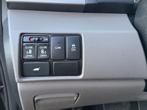 Used 2017 Honda Odyssey EX-L image 16