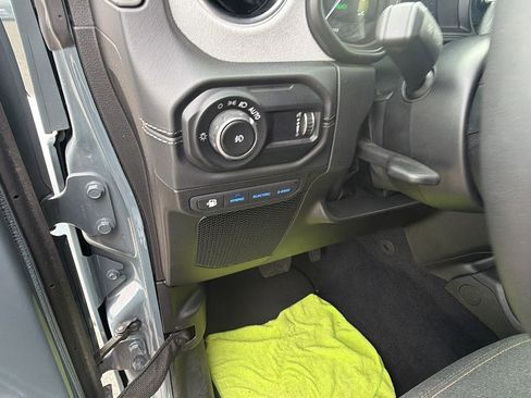 Used 2025 Jeep Wrangler Sahara w/ Safety Group image 25