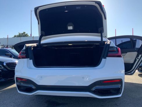 Used 2022 BMW 740i w/ M Sport Package RWD image 23