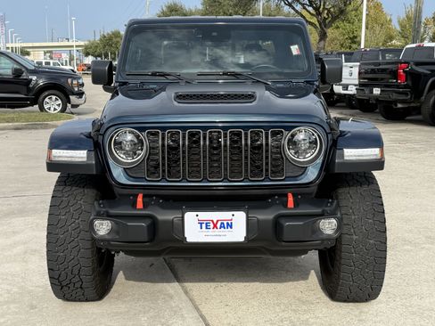 Used 2025 Jeep Gladiator Mojave image 10