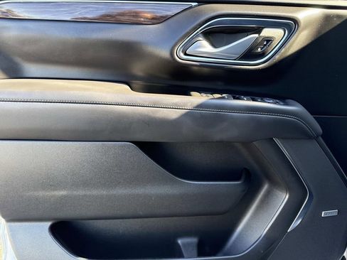 Used 2022 Chevrolet Suburban LT image 20