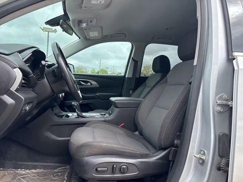 Used 2019 Chevrolet Traverse LT w/ LPO, Floor Liner Package AWD/4WD image 14
