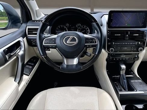 Used 2023 Lexus GX 460 Luxury w/ Accessory Package AWD/4WD image 5
