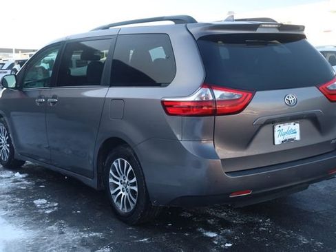 Used 2020 Toyota Sienna XLE Premium image 7