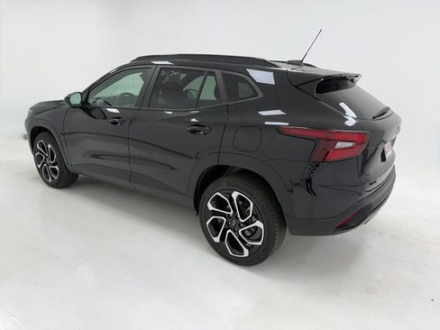 Used 2025 Chevrolet Trax RS w/ Driver Confidence Package image 5