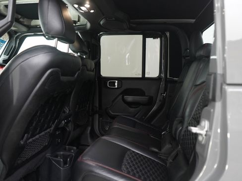 Used 2021 Jeep Gladiator Rubicon AWD/4WD image 16