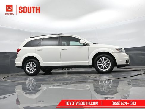 Used 2019 Dodge Journey SE FWD image 41
