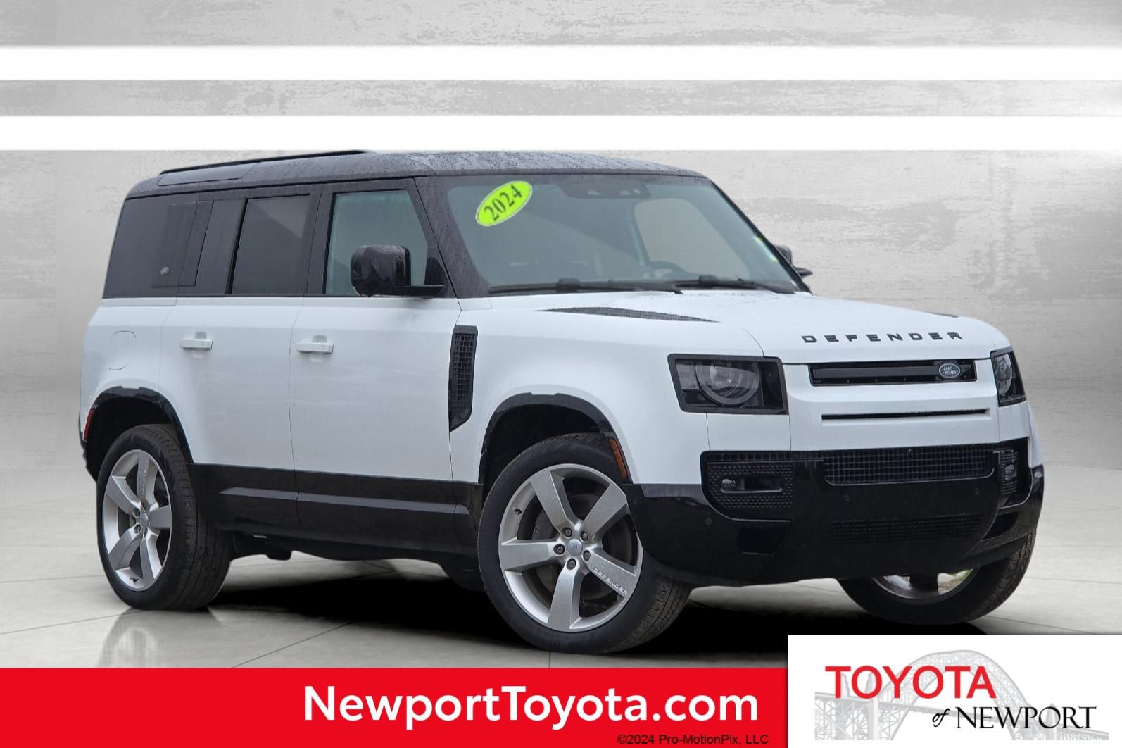 Used 2024 Land Rover Defender 110 X-Dynamic SE AWD/4WD image 1