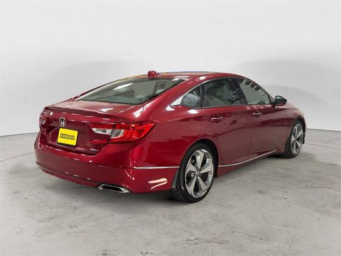 Used 2018 Honda Accord Touring image 5