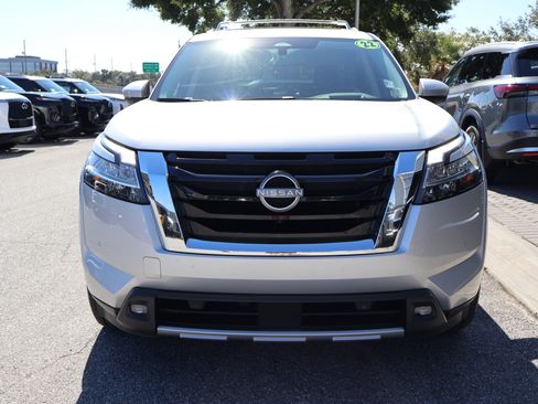 Used 2022 Nissan Pathfinder Platinum w/ Cargo Package image 12