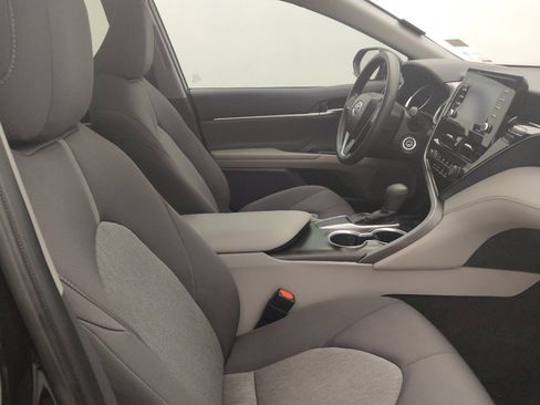 Used 2021 Toyota Camry LE image 21