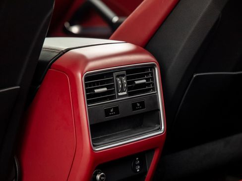 Certified 2023 Porsche Cayenne Turbo AWD/4WD image 38
