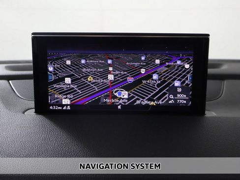 Used 2018 Audi Q7 3.0T Prestige image 3