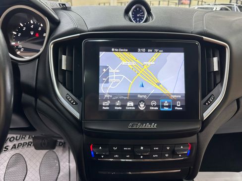 Used 2018 Maserati Ghibli image 30