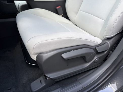 New 2026 Hyundai Santa Fe SE image 11