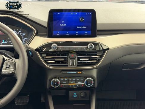 Used 2022 Ford Escape SE w/ Convenience Package FWD image 22