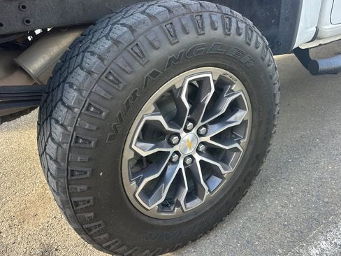 Used 2022 Chevrolet Colorado ZR2 image 7