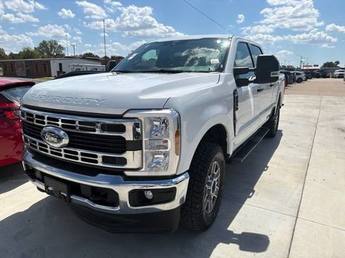 Used 2025 Ford F250 XLT w/ FX4 Off-Road Package AWD/4WD image 2