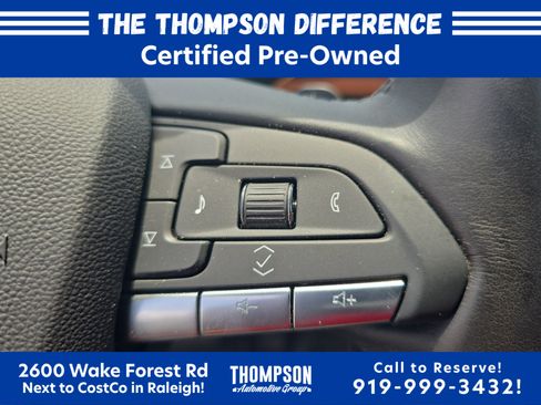 Certified 2025 Cadillac XT4 Premium Luxury FWD image 17