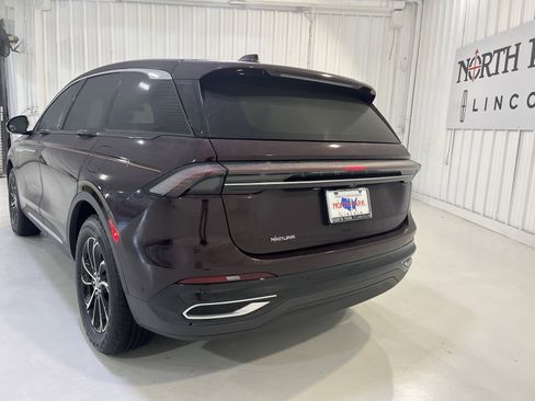 Used 2024 Lincoln Nautilus Premier w/ Equipment Group 102A image 4
