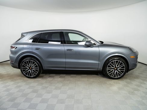 New 2026 Porsche Cayenne AWD/4WD image 28