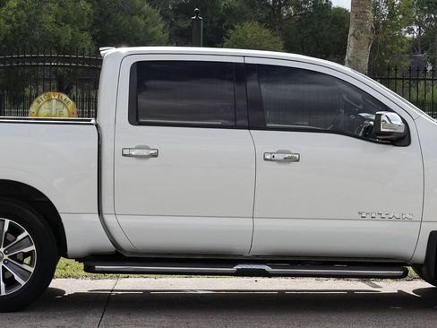 Used 2017 Nissan Titan SL RWD image 17
