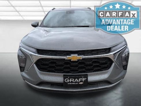 Certified 2025 Chevrolet Trax LT image 4