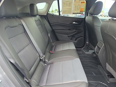 Used 2025 Chevrolet Trax LT w/ Driver Confidence Package FWD image 16
