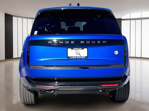 New 2025 Land Rover Range Rover SV image 4