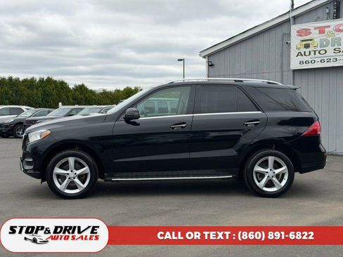 Used 2017 Mercedes-Benz GLE 350 4MATIC image 2