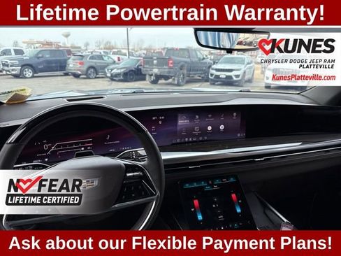 Used 2025 Cadillac Escalade Premium Luxury AWD/4WD image 23