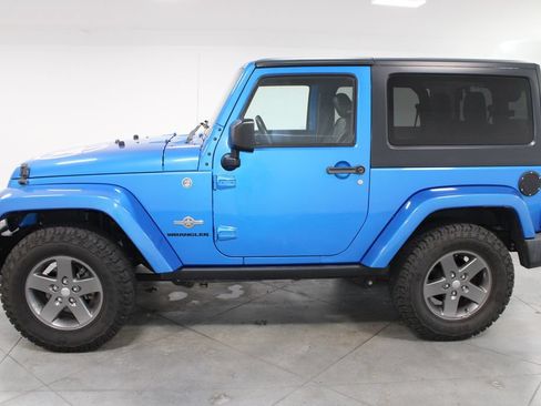Used 2015 Jeep Wrangler Sport AWD/4WD image 6