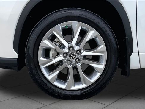 Used 2023 Toyota Highlander Limited AWD/4WD image 11