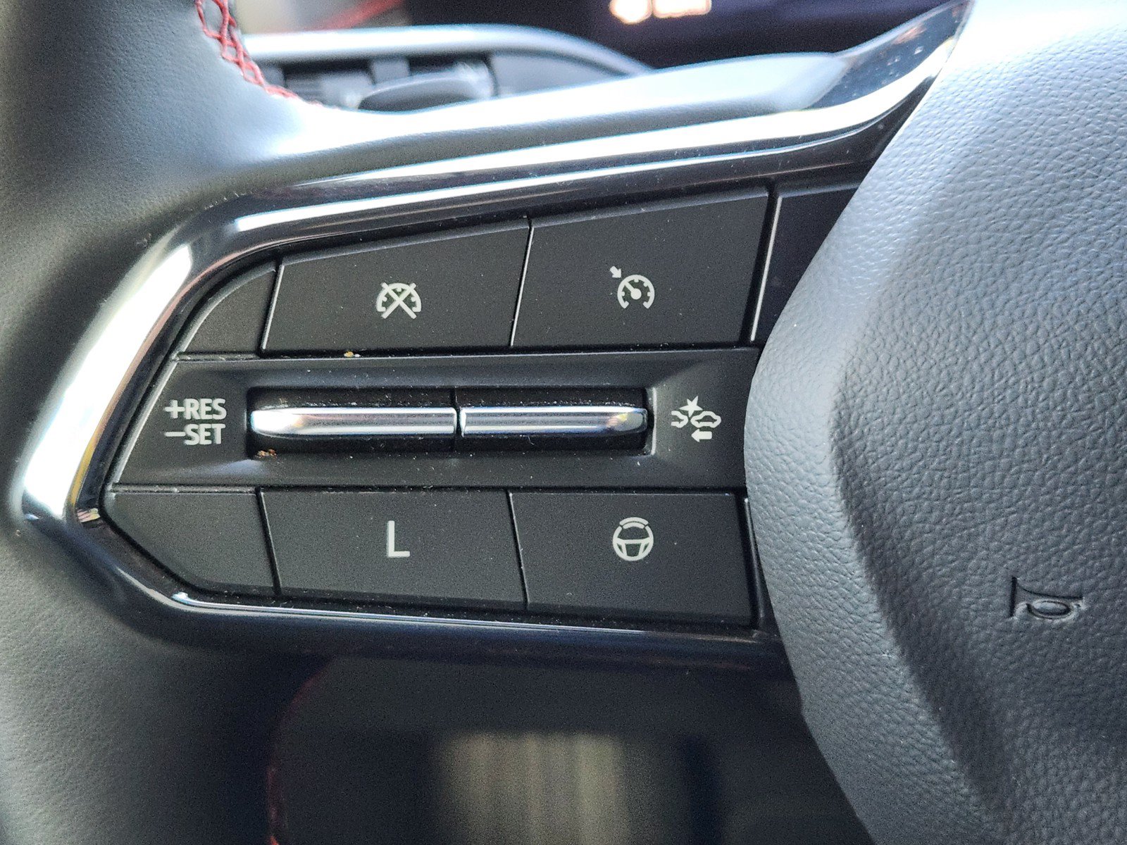 Used 2024 Chevrolet Traverse RS FWD image 24